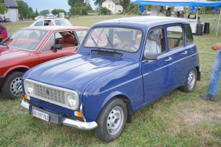 125781_StLegierLemanRetroVoituresRenault4_1024px_a6100.jpg