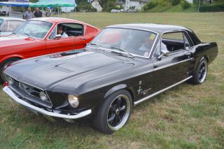 125791_StLegierLemanRetroVoituresFordMustang_1024px_a6100.jpg