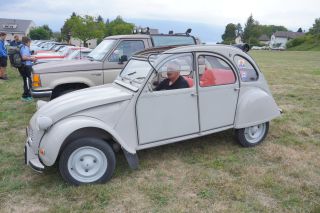 125811_StLegierLemanRetroVoituresCitroen2Cv_1024px_a6100.jpg