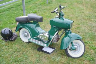 125819_StLegierLemanRetroScooter_1024px_a6100.jpg