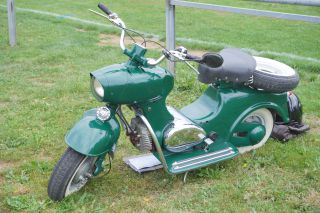 125820_StLegierLemanRetroScooter_1024px_a6100.jpg
